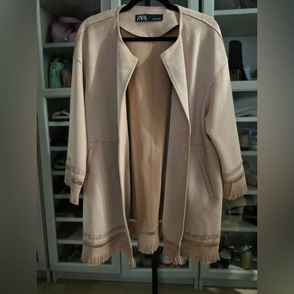 Zara jacket, boho chic and Coachella vibes! Size L never worn. Fringe - Picture 6 of 11